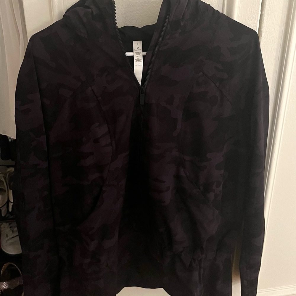Lululemon Black Camouflage Hooded Rain Coat//Windbreaker